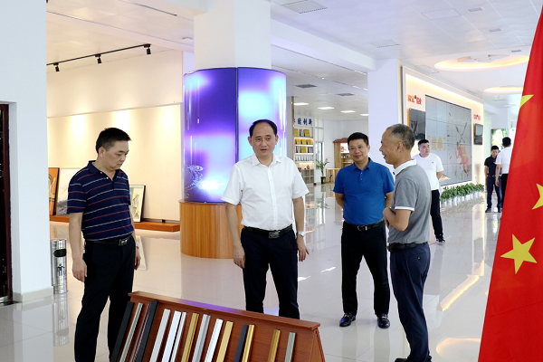 縣長馬吉云赴企業(yè)開展“送政策、解難題、優(yōu)服務”活動